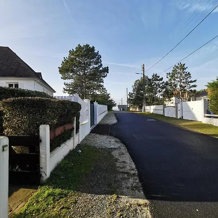 Les Oyats Hébergement de vacances Saint-Martin de Brehal
